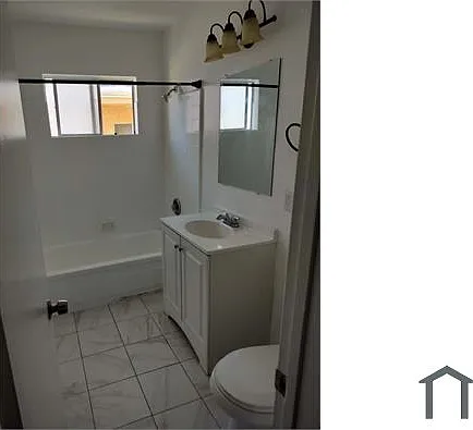 14837 Delano St #7 — Photo 12