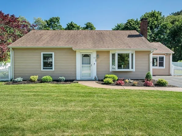 14 Chandler Dr, Marshfield, MA 02050