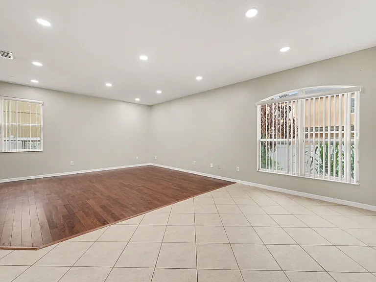 2056 Clapper Trl — Photo 8
