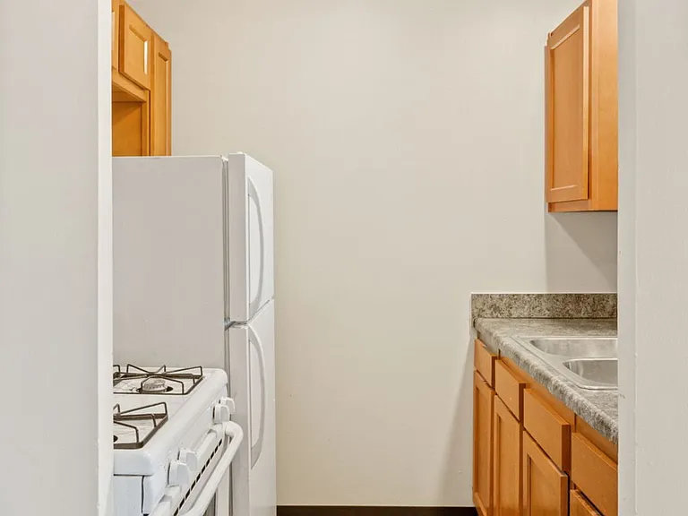 District on Oakwood - Northside Apartments — Photo 6