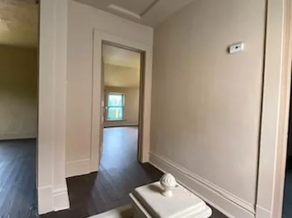 736 New Castle Ave, Sharon, PA 16146