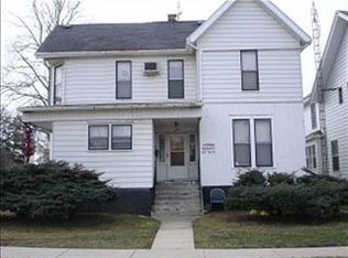 813 E Washington St, Bloomington, IL 61701