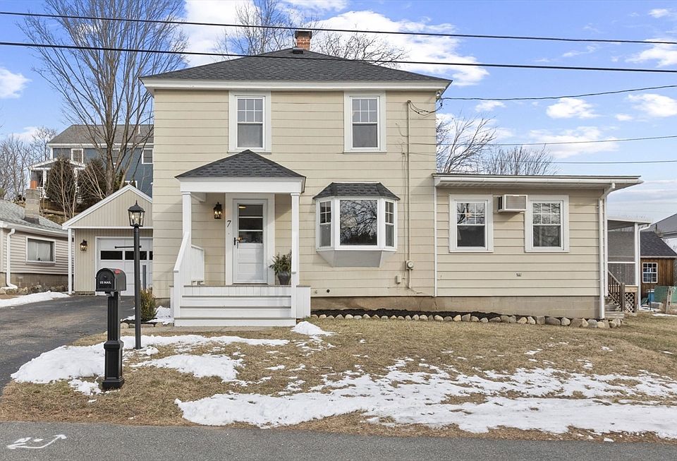 1st image of 7 Hoyt Ave
