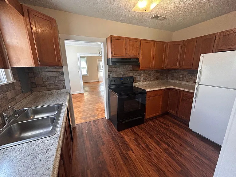 1220 Pickens St — Photo 18