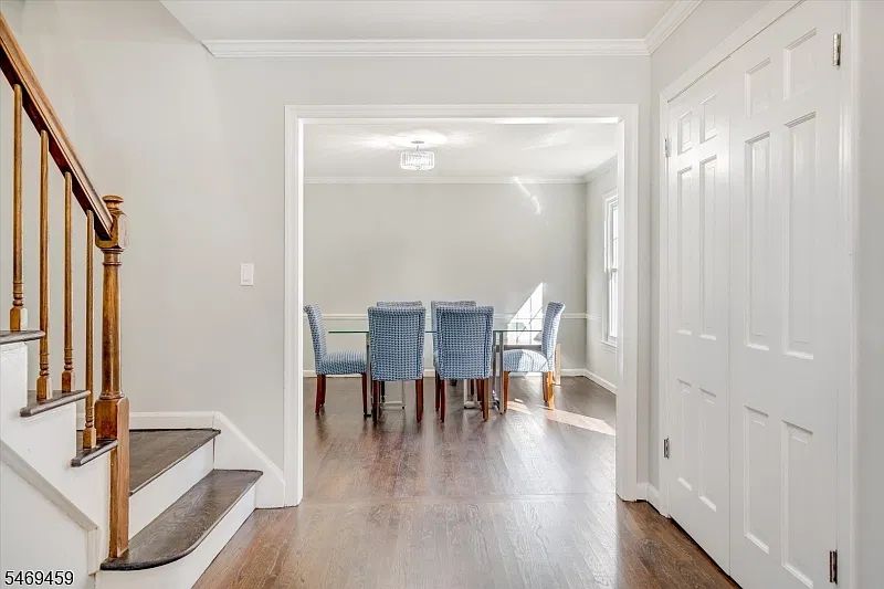 4 bed, 2.5 bath, $5,300 — Photo 3