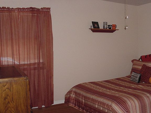 5th image of 263 W Elmwood Dr