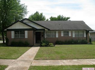 102 W 17th St, Owasso, OK 74055