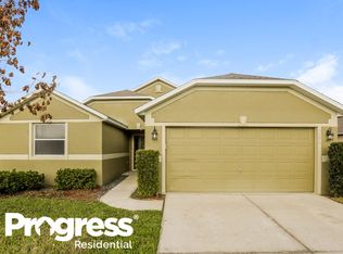 4096 Waltham Forest Dr, Tavares, FL 32778