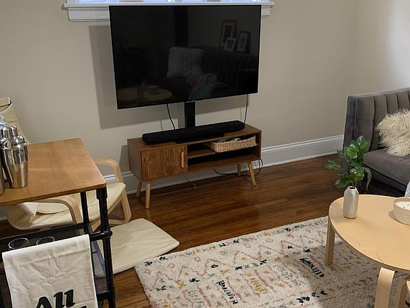 5th image of 3324 W Grace St #1