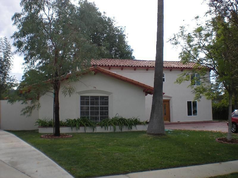 2nd image of 85 Lloyd Ct