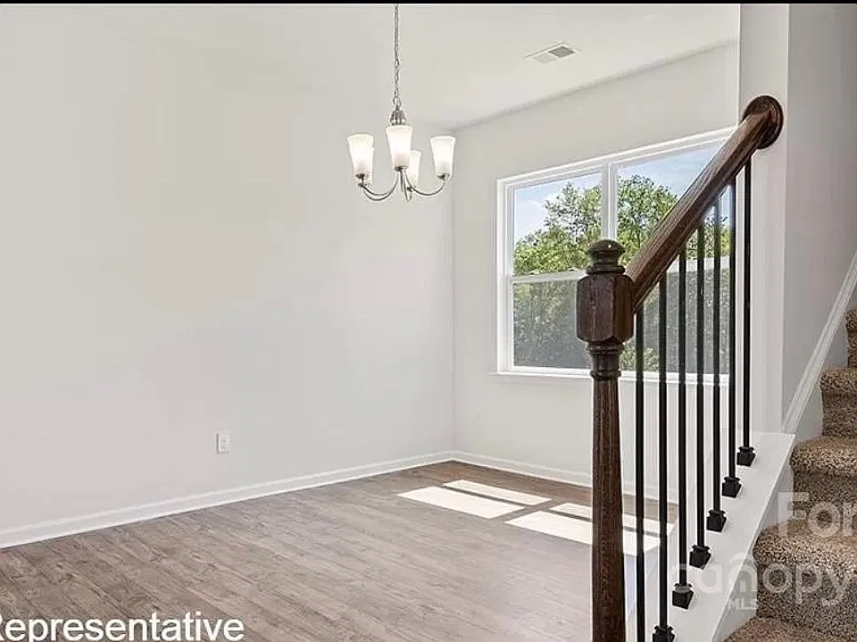 903 Newport Ct