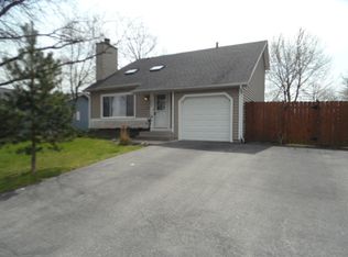 3065 Fox Hill Rd, Aurora, IL 60504