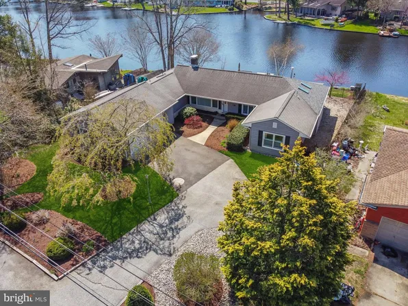 37 N Lakeside Dr W, Medford, NJ 08055