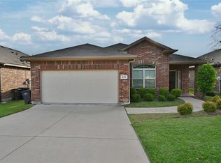 916 Iona Dr, Fort Worth, TX 76120