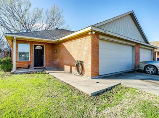 201 Robin St, Crowley, TX 76036