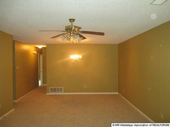 3rd image of 5836 Garden Walk W