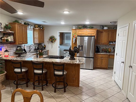 2nd image of 216 Thornwood Ln