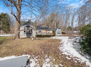 53 Bushnell Rd, Sturbridge, MA 01566