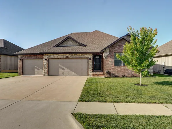 866 E Dyann Drive, Nixa, MO 65714