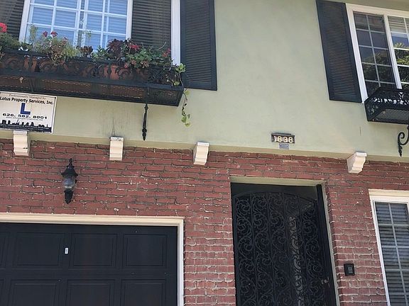 2nd image of 1838 E 2nd St APT 6