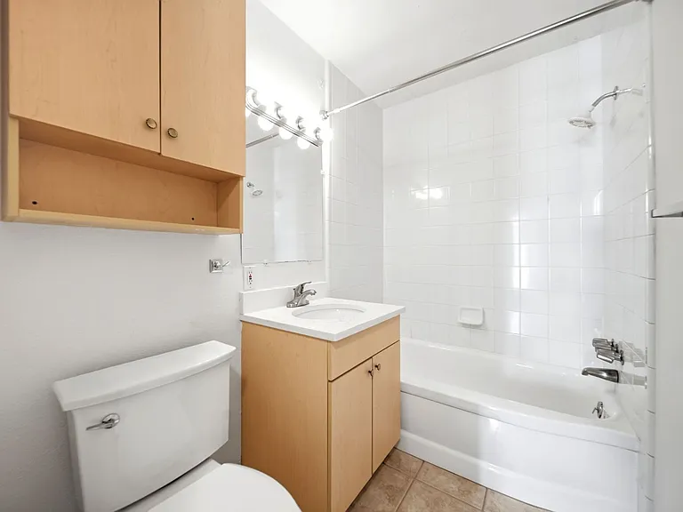 2500 S York St #215 — Photo 8