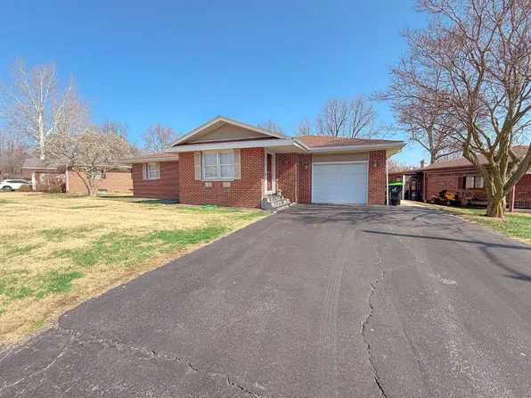 500 Sycamore St, Pittsfield, IL 62363