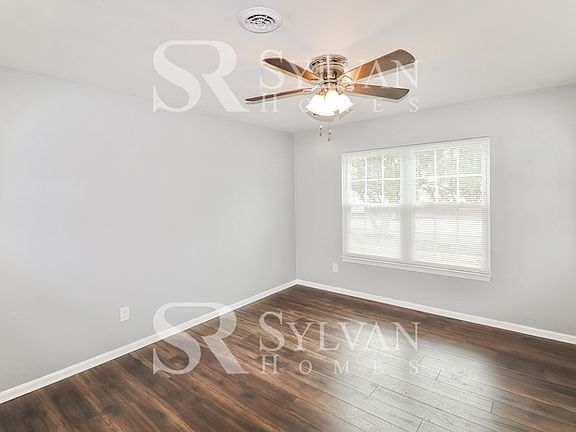 3rd image of 3508 Bainbridge Blvd
