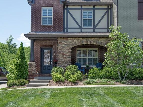 2nd image of 501 Vintage Green Ln