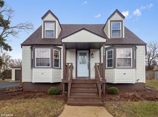 1S530 Marshall Rd, Oakbrook Terrace, IL 60181