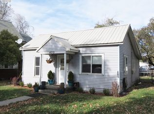 425 Van Buren St, Athena, OR 97813