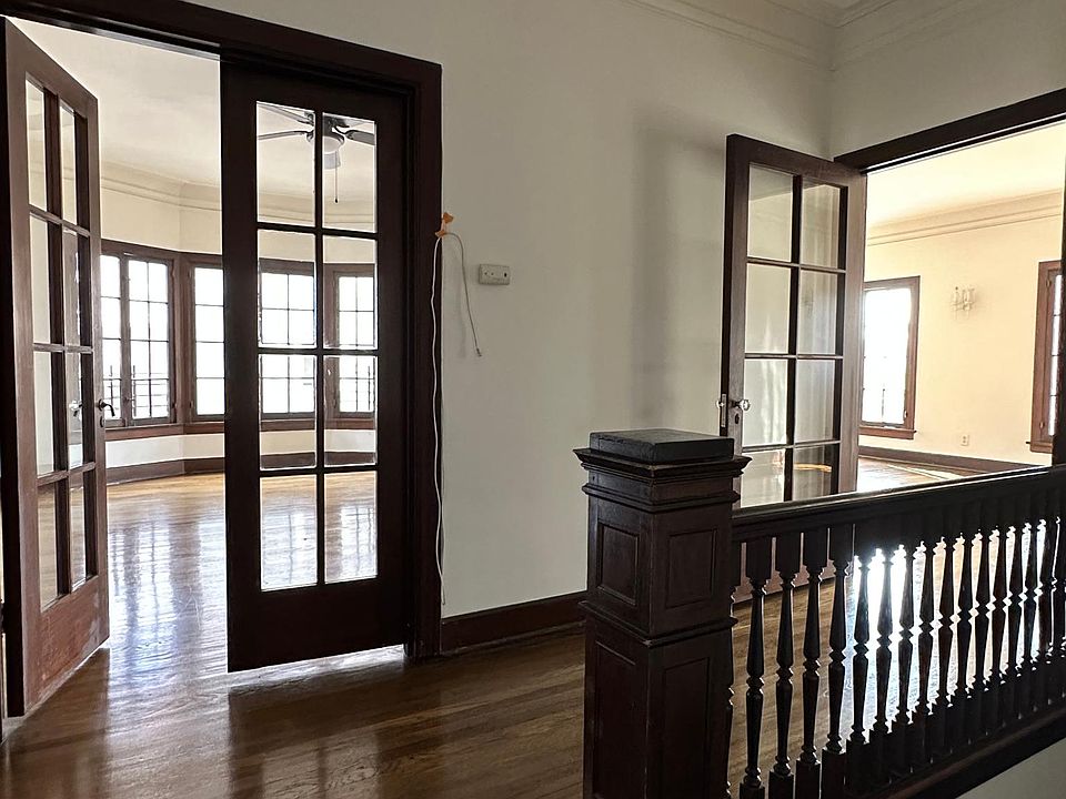 1st image of 232 S Berendo St #3