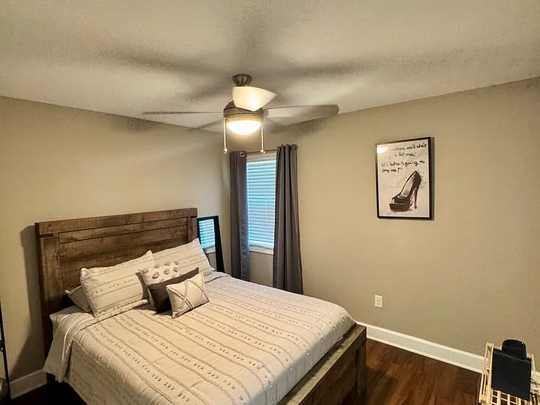 226 Edgewater Ln — Photo 13