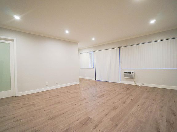 5th image of 1745 N Orange Dr APT 231