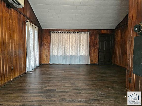 4th image of 1004 Rock Castle Ln SE