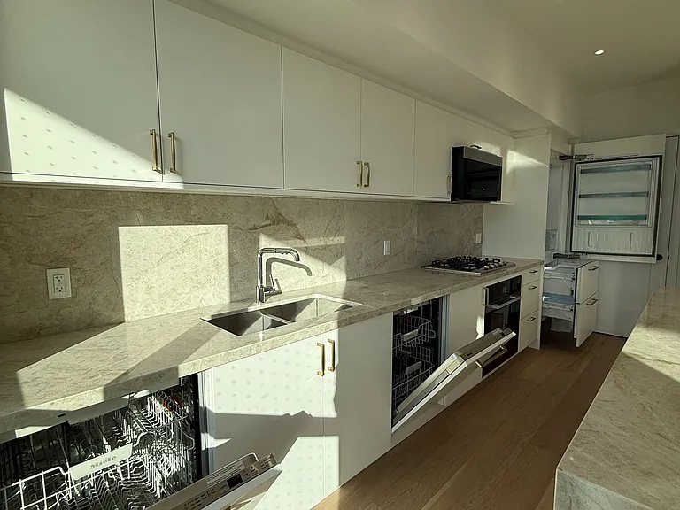 505 Glencairn Ave #203 — Photo 23