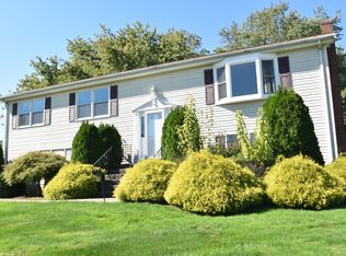 107 Sunnyfield Dr, Windsor, CT 06095
