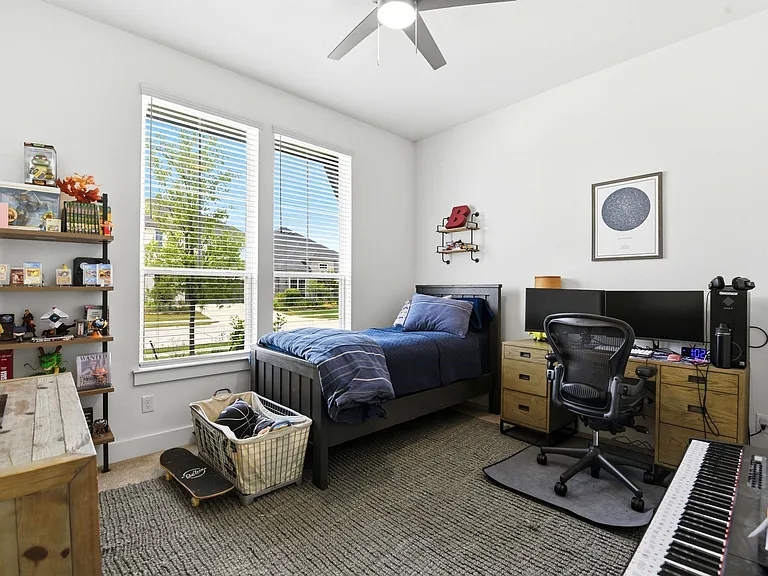 27927 Spring Falls Ct — Photo 34