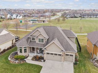 6850 Reed Ln, West Des Moines, IA 50266
