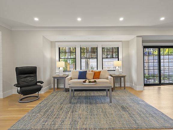 3rd image of 579 Centre St