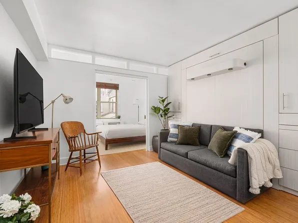 408 W 34th St APT 4L, New York, NY 10001