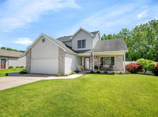 2555 Cobblestone Ct, Morris, IL 60450