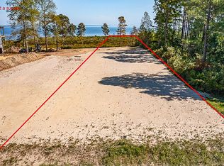 121 Cedarwood Dr, Havelock, NC 28532