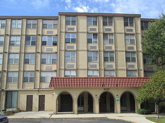 2nd image of 4350 W Ford City Dr APT B1105