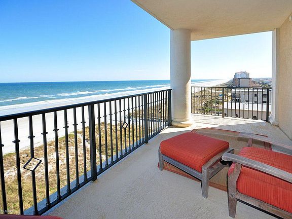 balcony back of Watermark