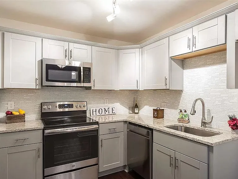 709 Glenbrook Dr — Photo 6
