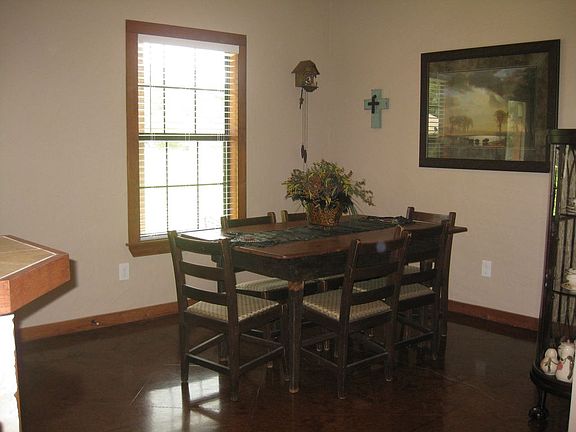 5th image of 521 Wildewood Dr