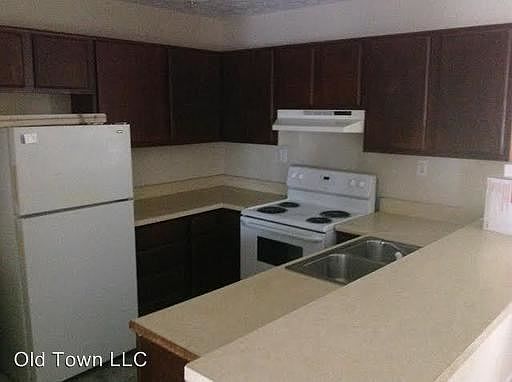 2nd image of 3230 S Sweetwater Rd
