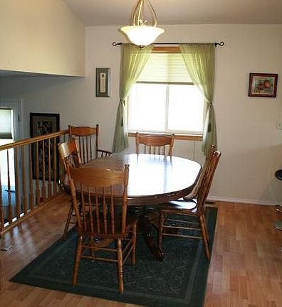5th image of 415 Calypso St