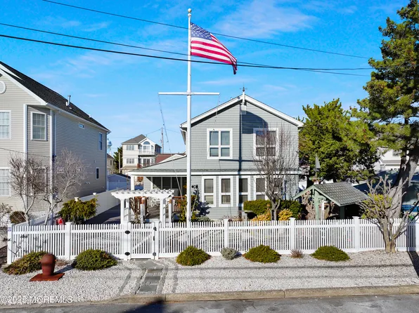 106 Surf Dr, South Seaside Park, NJ 08752