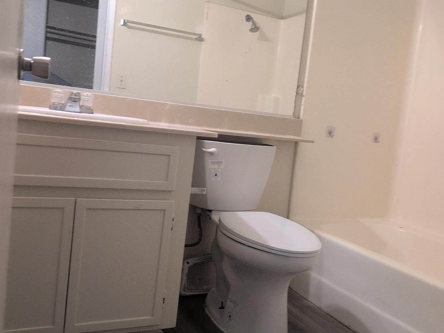 1 bed, 980 sqft, $1,395 — Photo 2